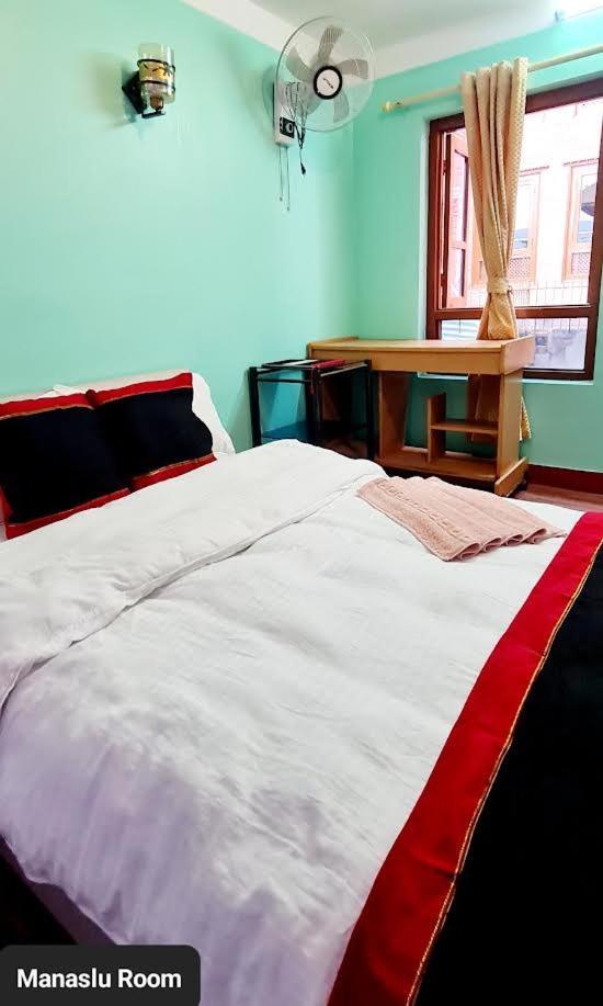 Annapurna Guest House And Rooftop Restaurant Bhatgoan Buitenkant foto