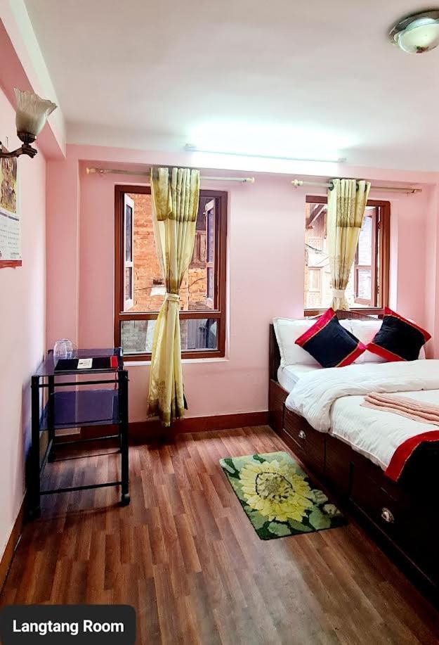 Annapurna Guest House And Rooftop Restaurant Bhatgoan Buitenkant foto